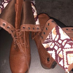 Brown combat boots never used